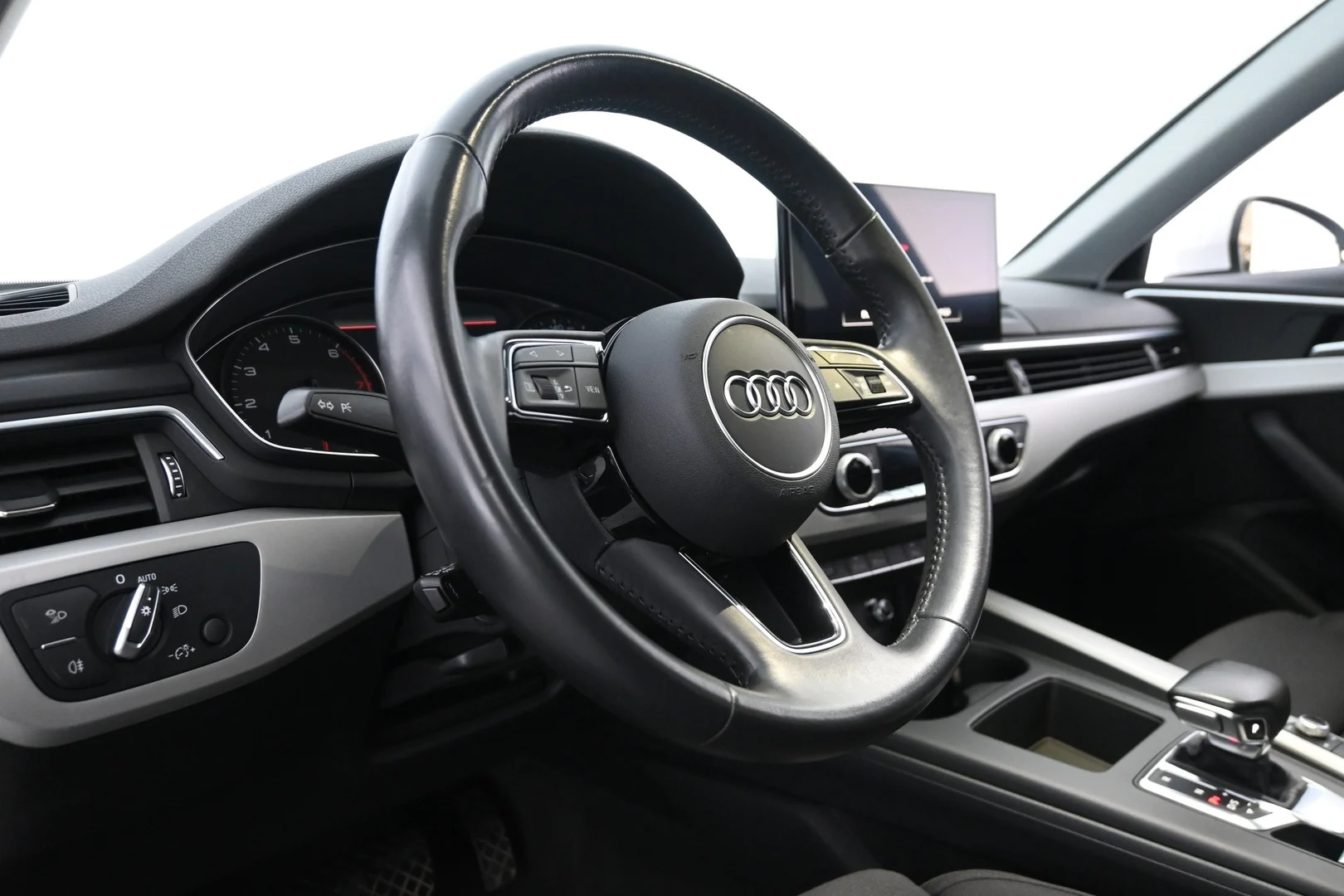 Car Image - 3P9JccJCkTEMR4Q6Z7bO7w