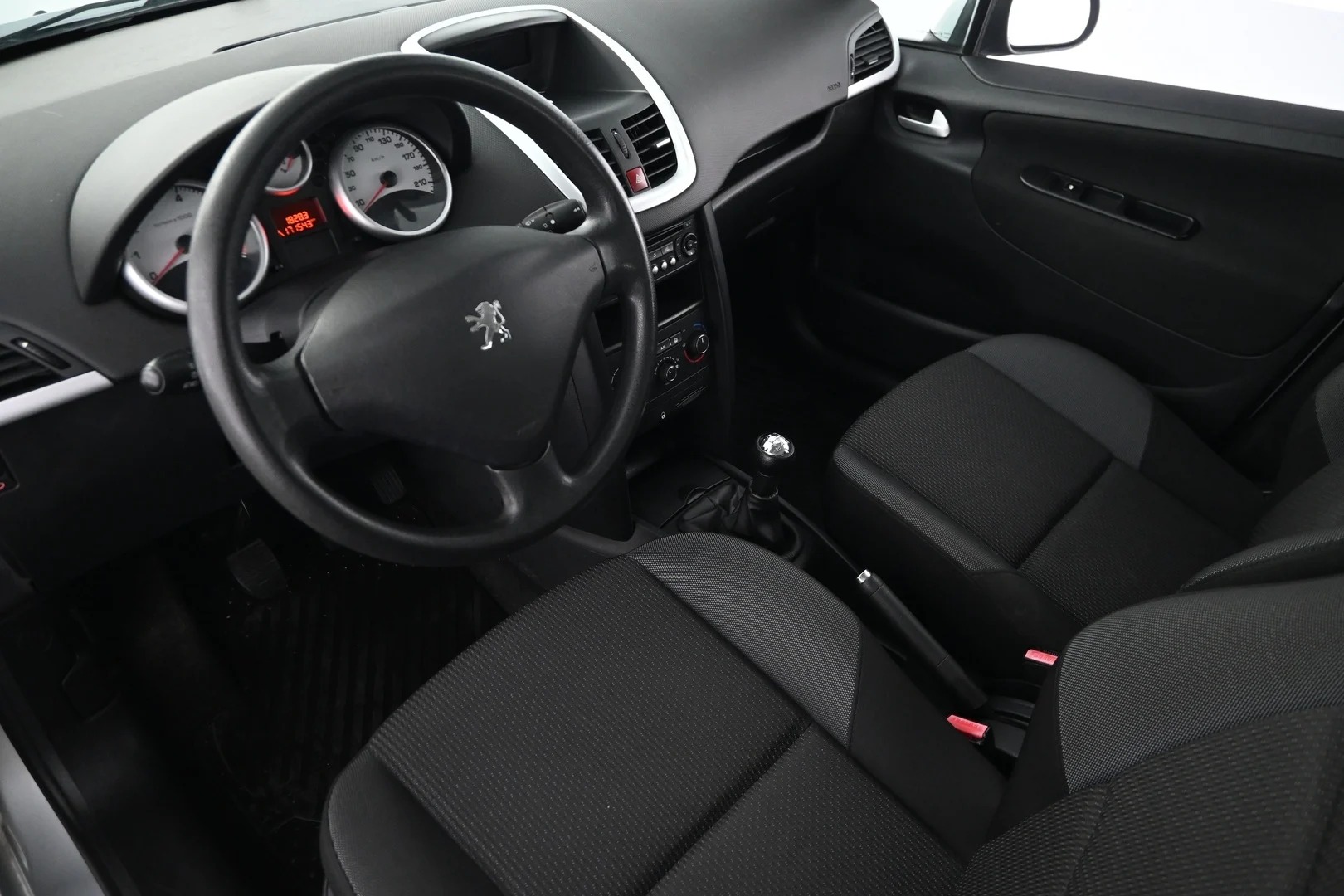 Car Image - 4YhIM3jfJrkYlq1GFWMejK