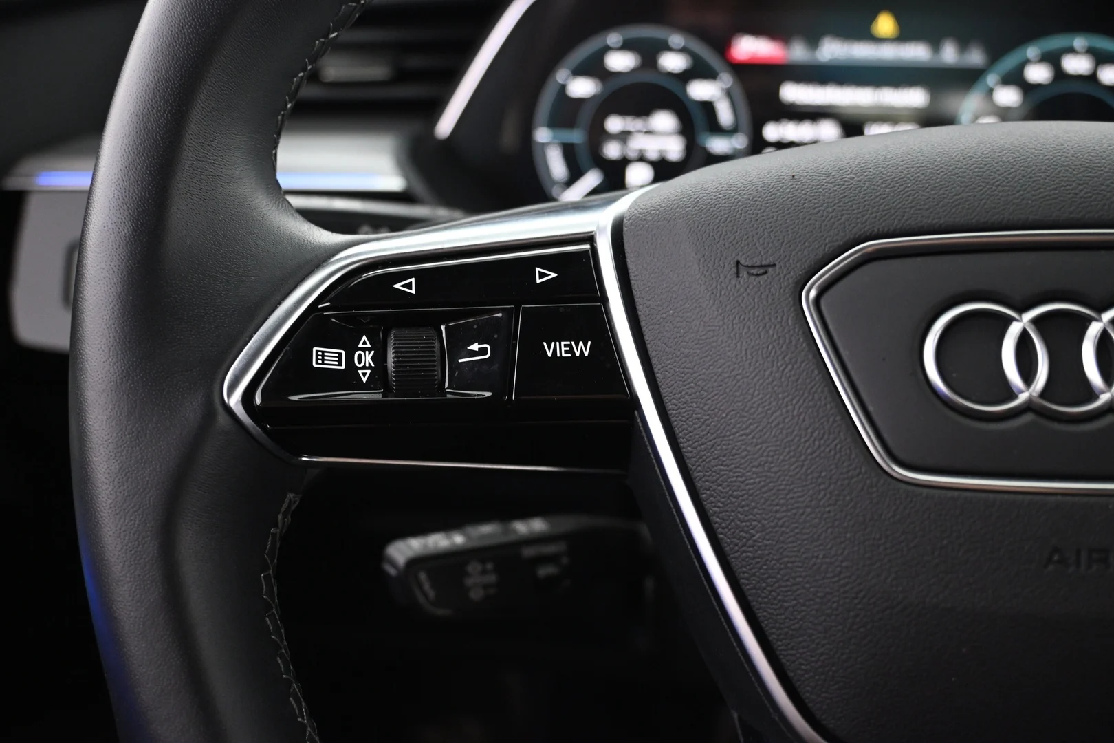 Car Image - ihLIXPh9pOvWQVWaDmMEc