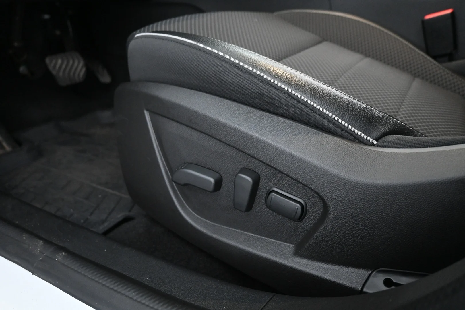 Car Image - 6DD1jls0Yzb548Y2zXErCv