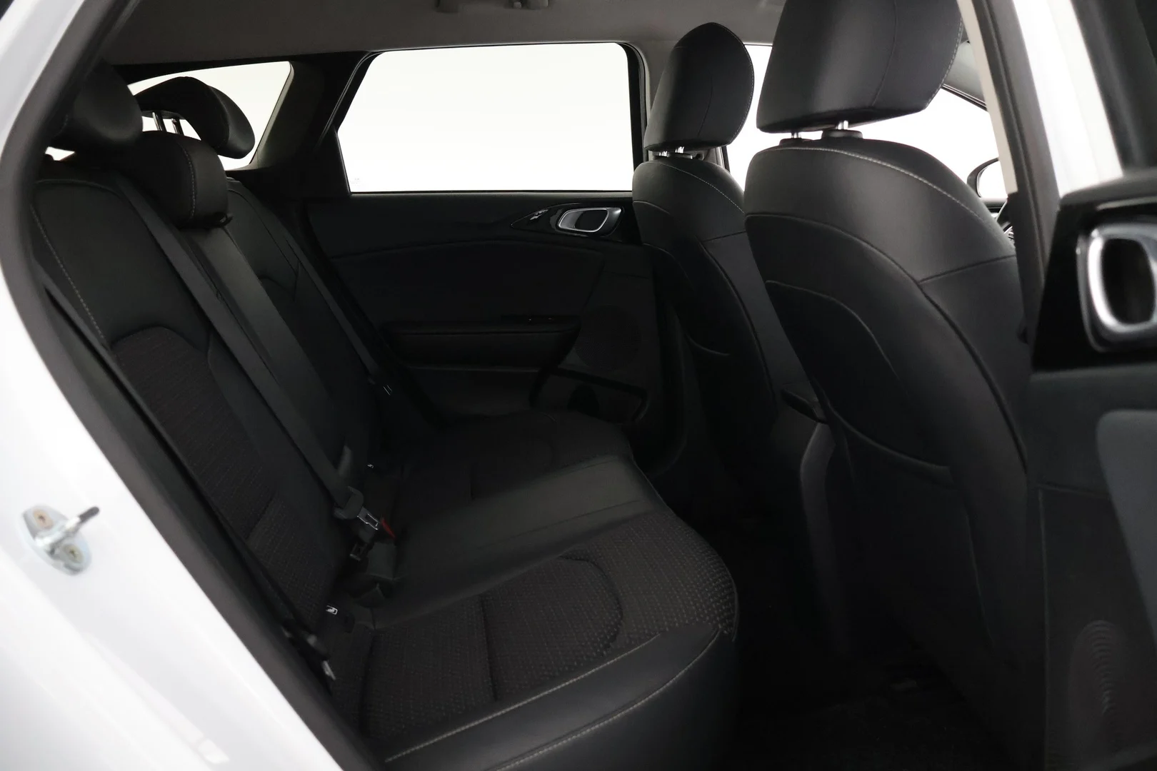 Car Image - 25s0Dg5WlzFAN72DZ9q37F