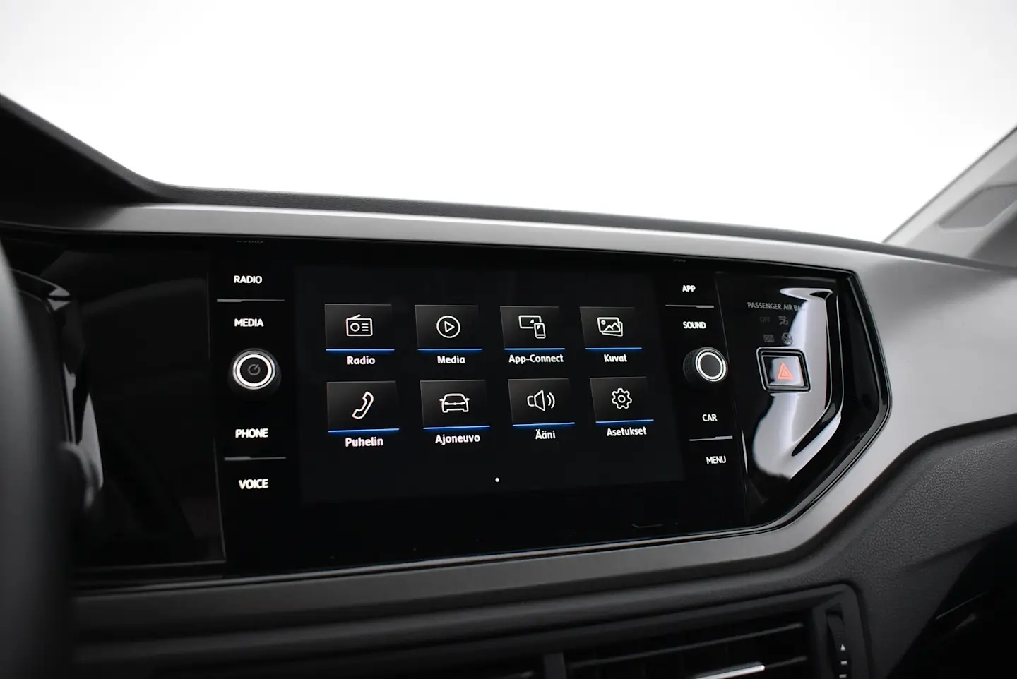 Car Image - 1DqnmwK8MGTcAcyyDYC6u1