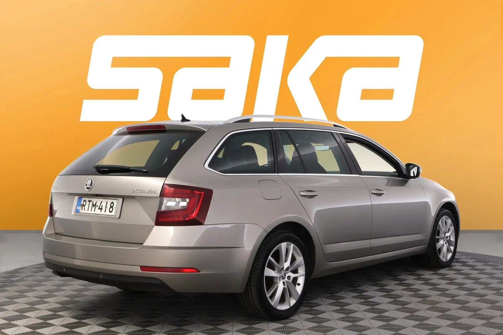 Car Image - 3ANJ5cLLxBcb9rQ5gM4xqF