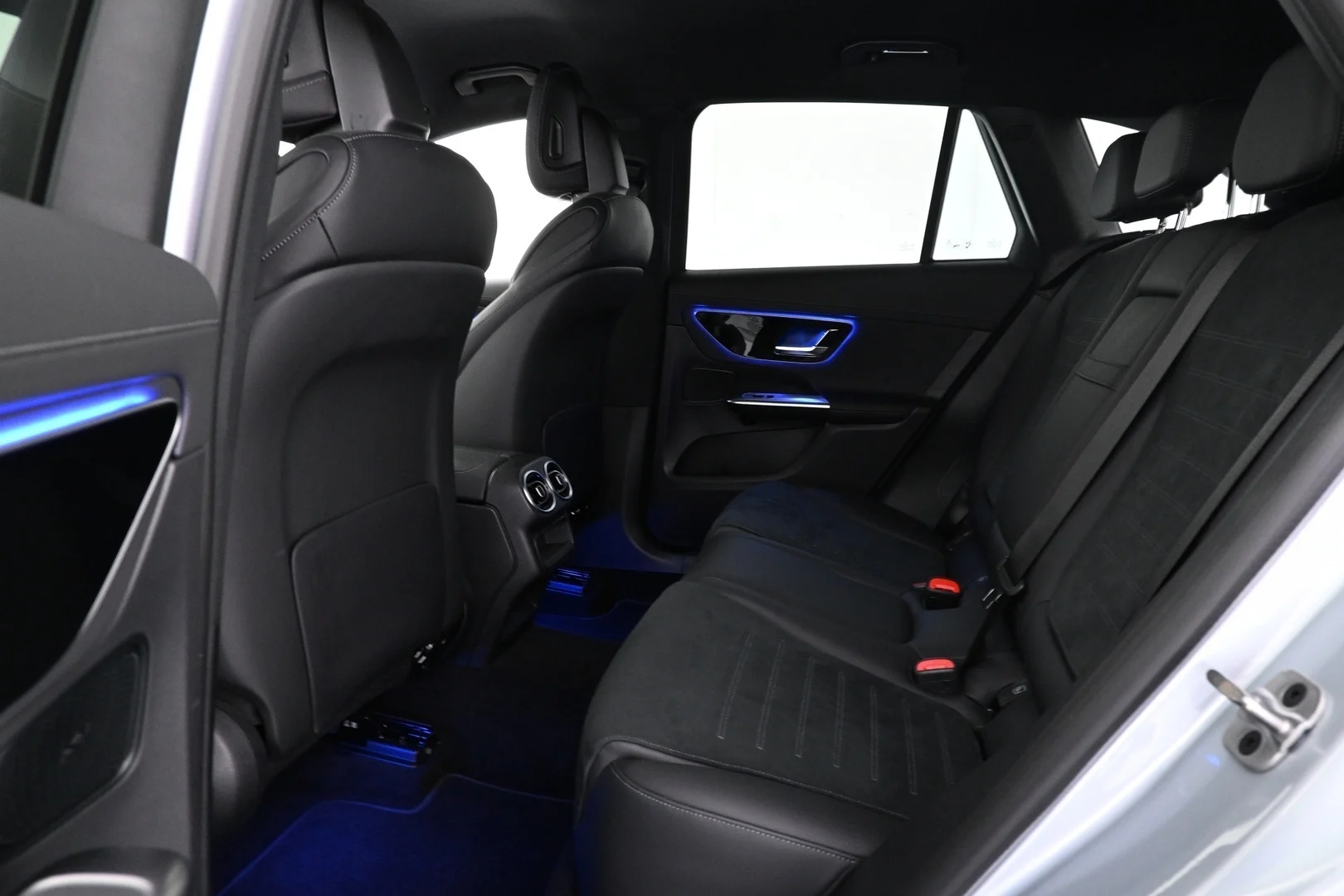 Car Image - 1oQ3l4ivVcJzTJ59PwiQGa