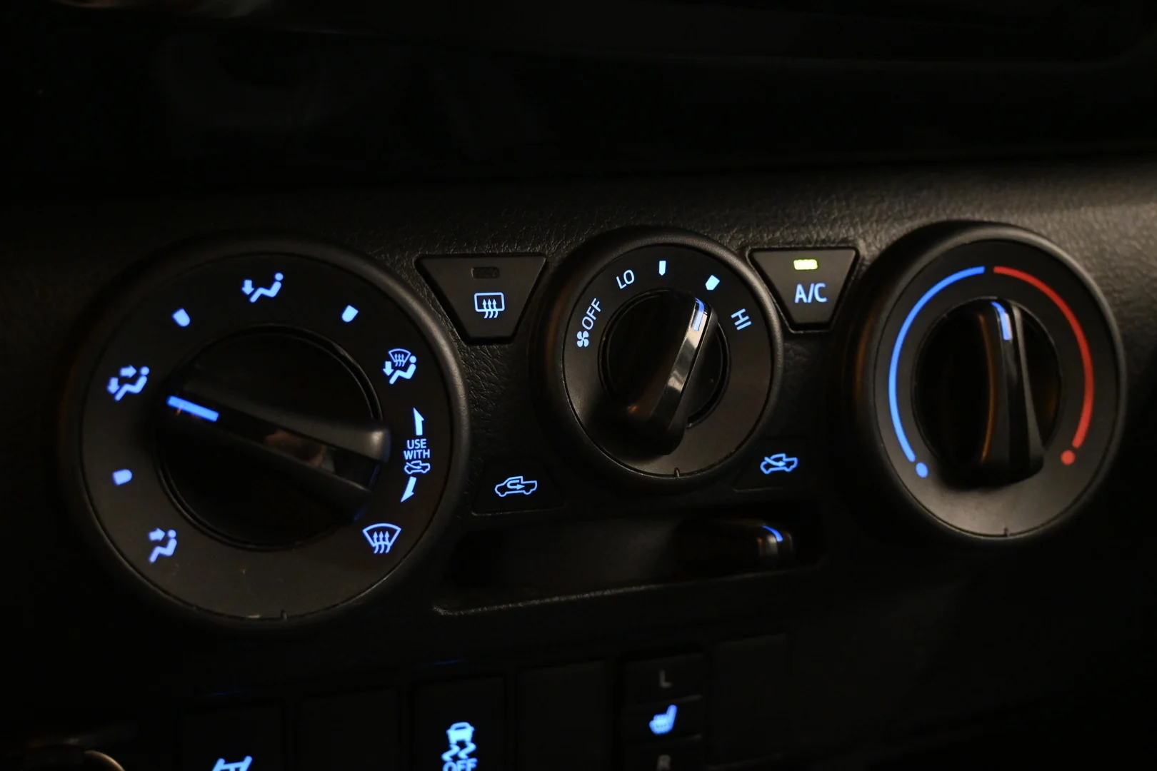 Car Image - 3OC1BzrSlfAsYznJZD0q2a