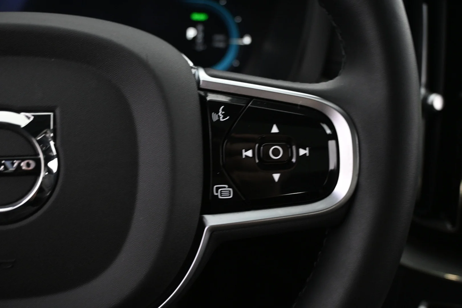 Car Image - 62Ozvl7IRMM4M4p69uTxHV