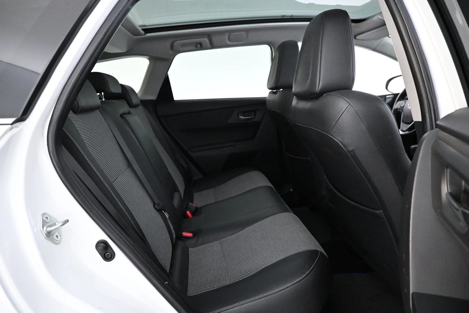Car Image - 7rS3YzG52WR56eX1d587LI