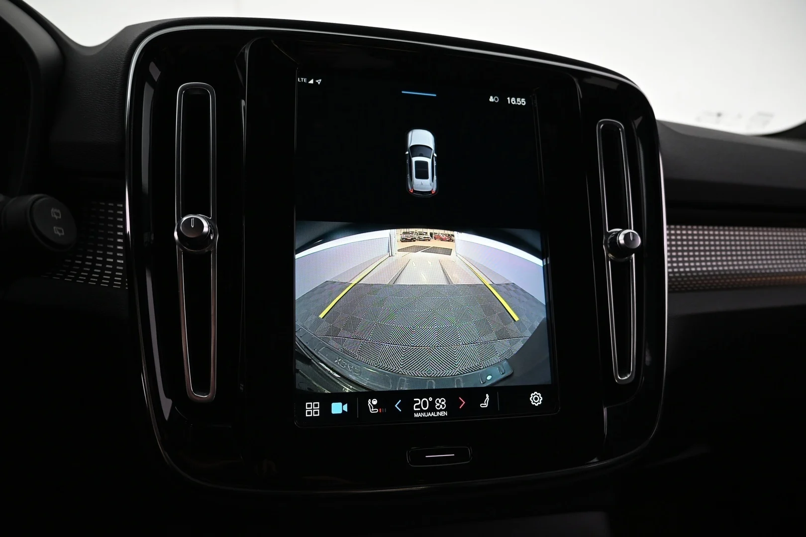 Car Image - lA4lVF3BhVInInQCNafyz