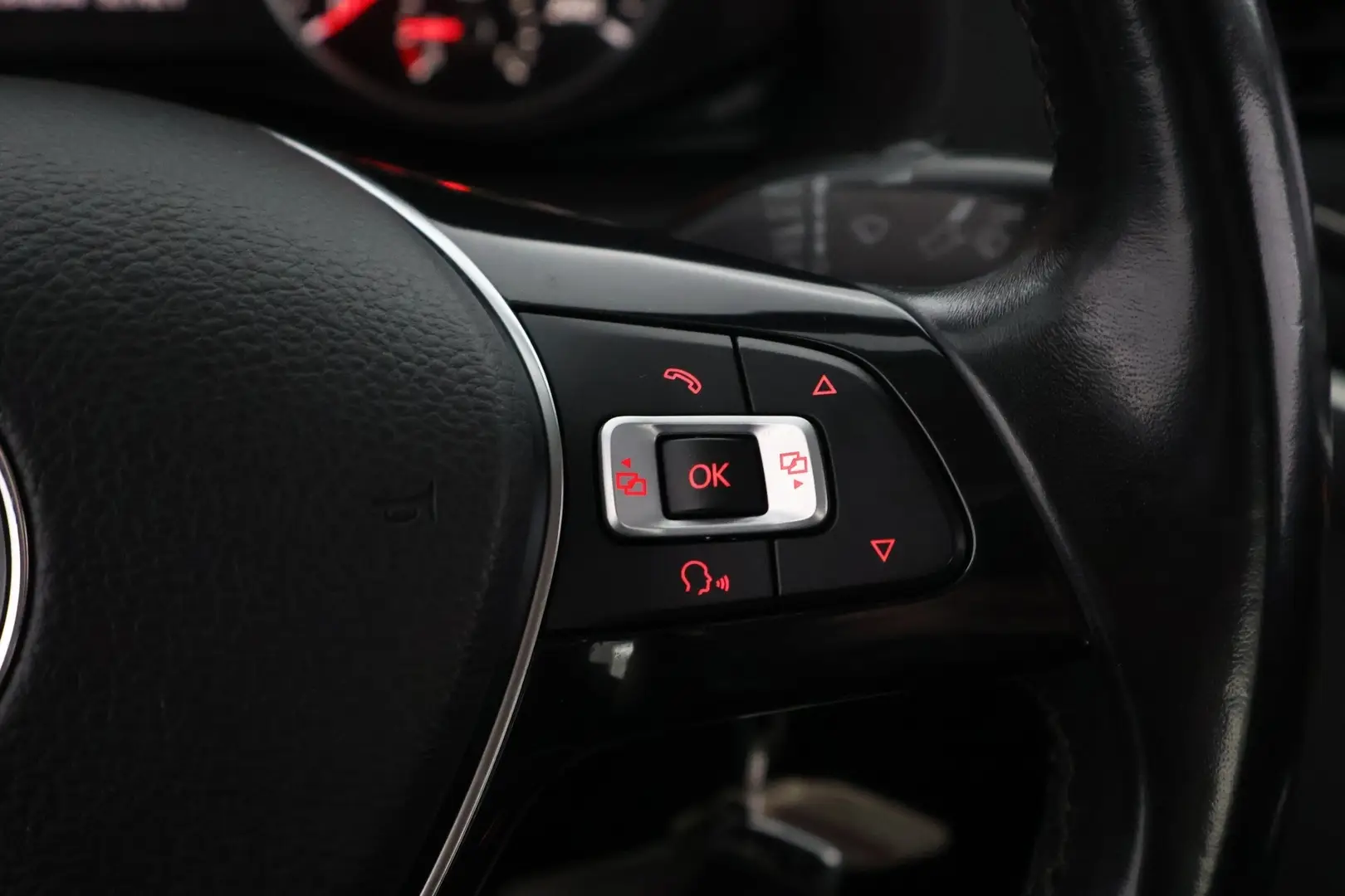 Car Image - 5fIUU6OGiCnivMp8aaXiDB