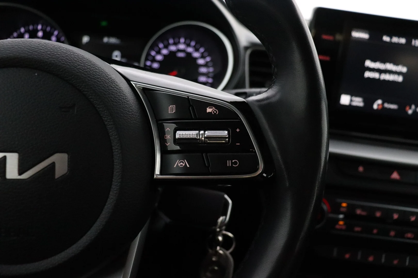 Car Image - 3lmCQnTHmW0NwpyDjke3ki
