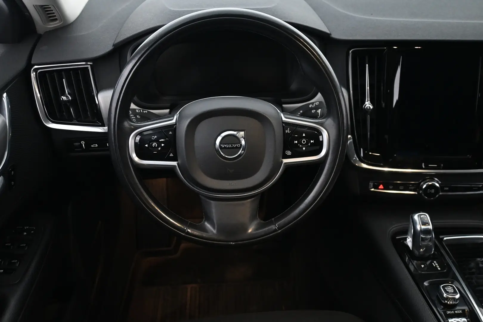 Car Image - 4YhpWxNRu17ubdRyrYm2LP