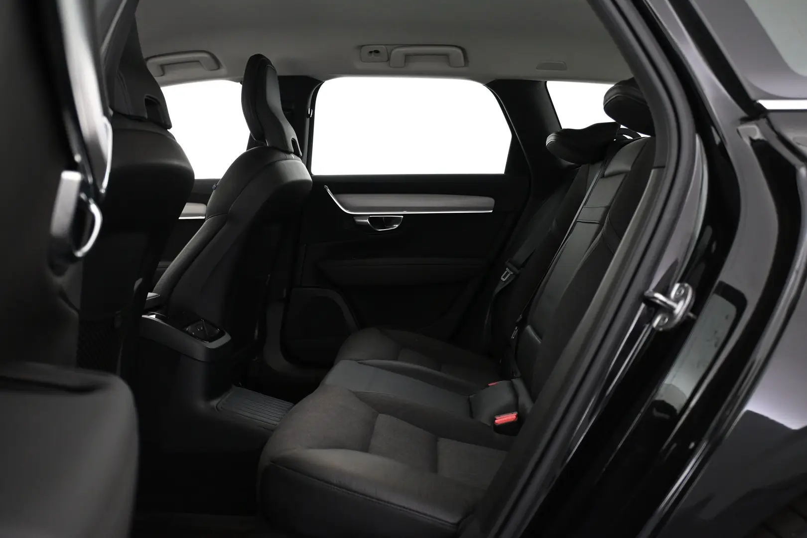 Car Image - 3WuJR9ac9XMyLSQXLePdTJ