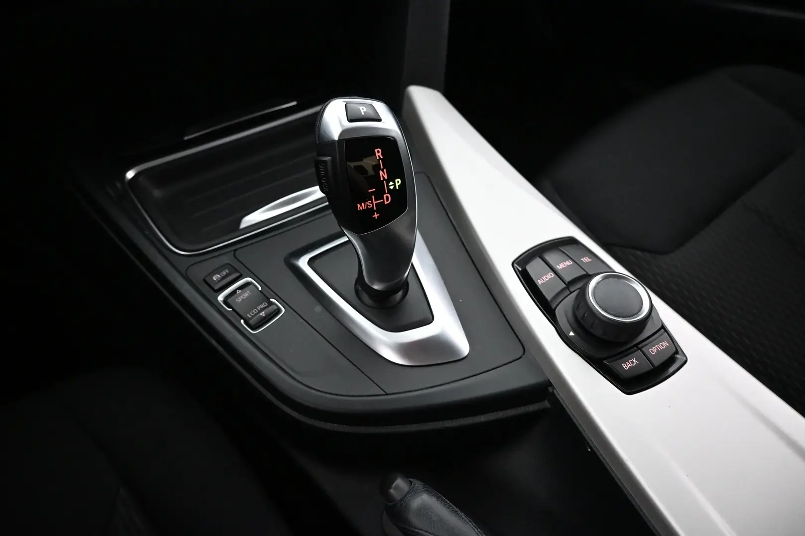 Car Image - dL6kL8kPbdXfSG6r5TzPE