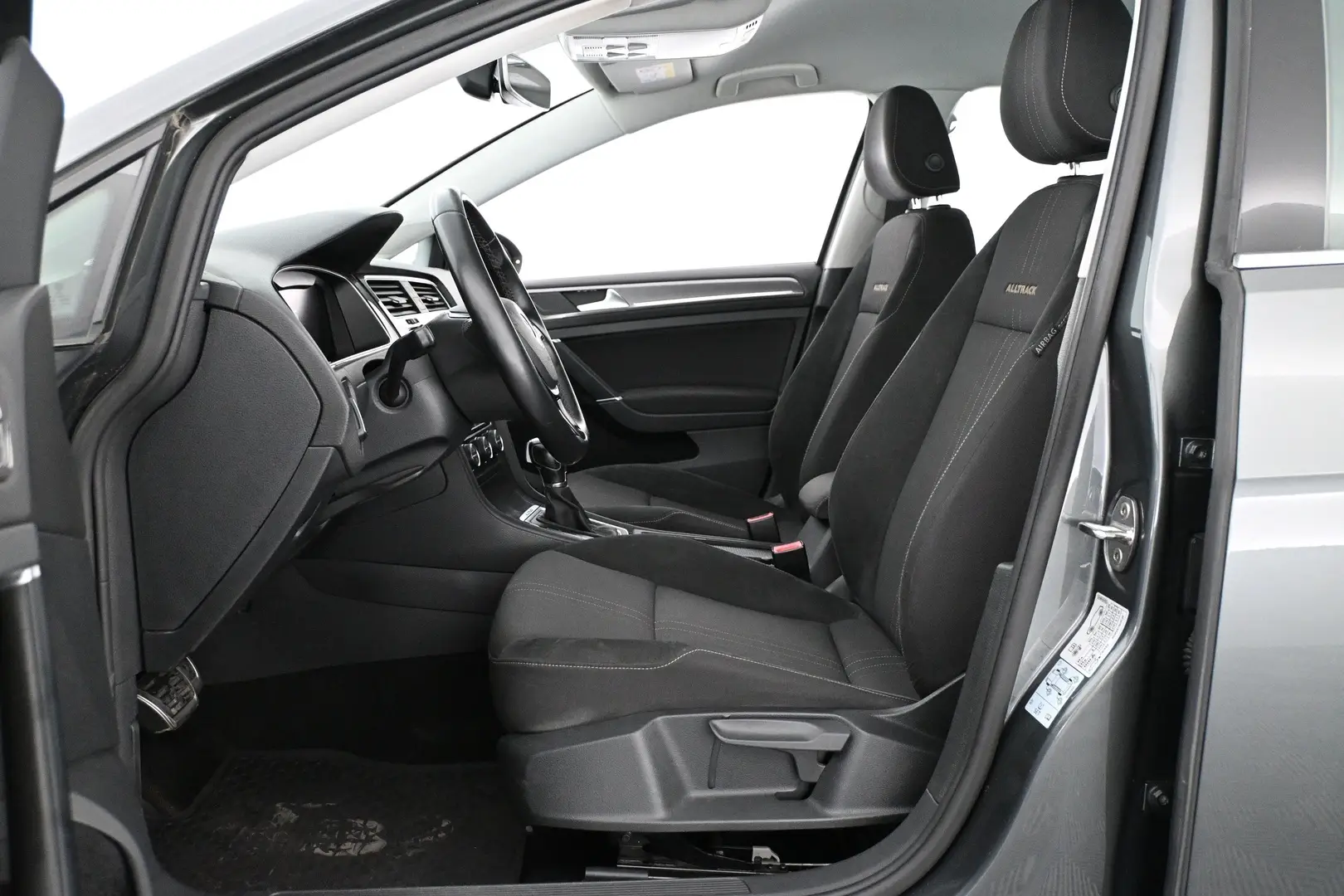 Car Image - 2S6X8MfyvurvvN472OWNHt