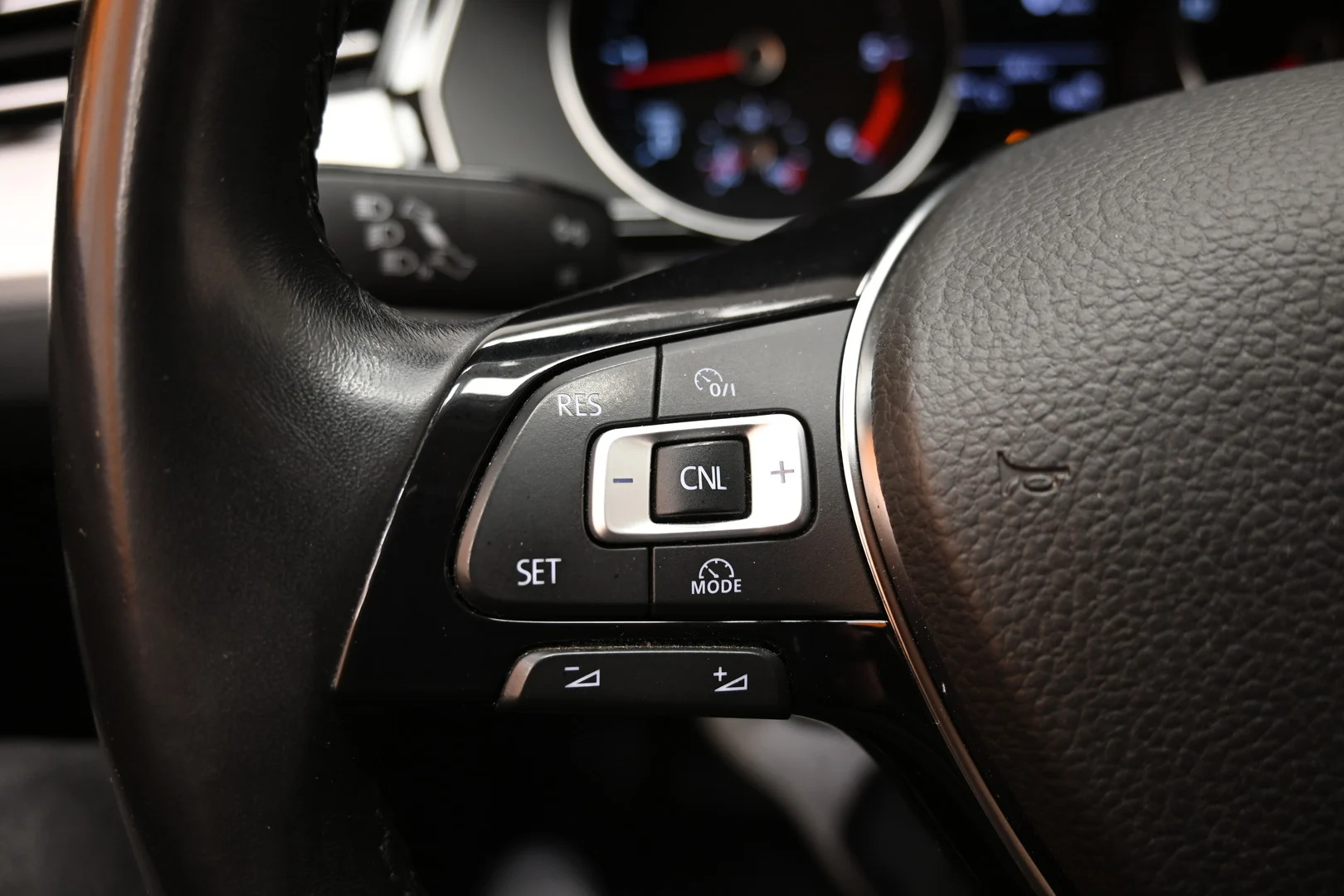 Car Image - 4lIMgOC5v5BJzDkQNsHO8b