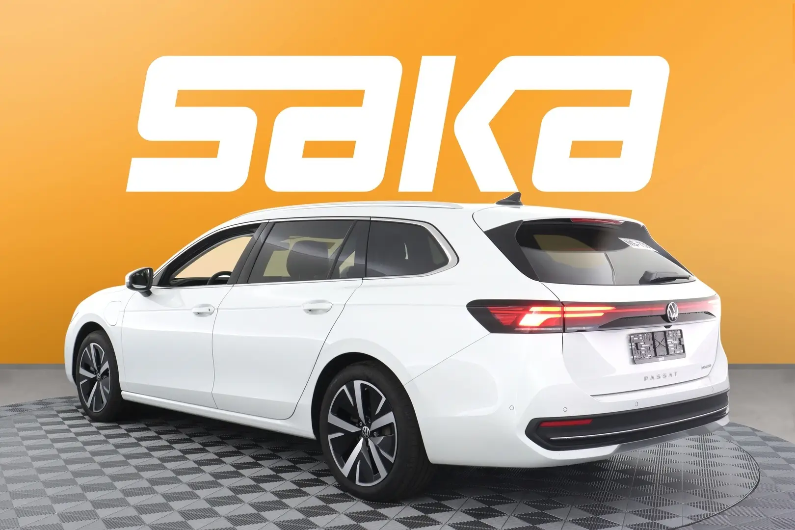 Car Image - 3slfATf0rNdZgaj7HNn875