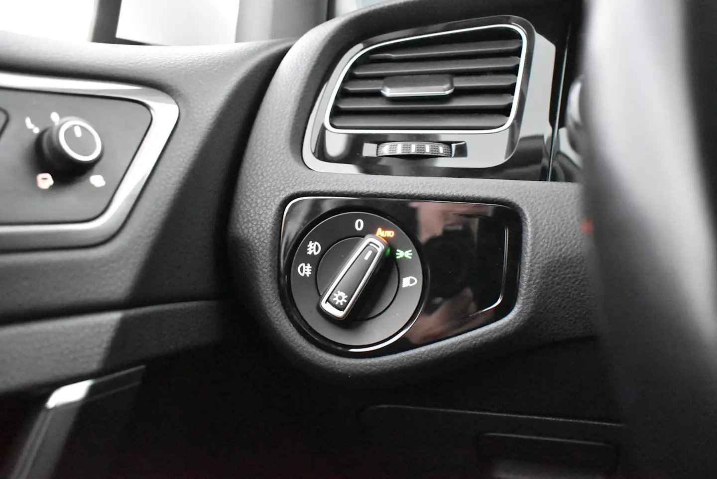 Car Image - 7jrmhSq9ws8WVj8yATCPyU