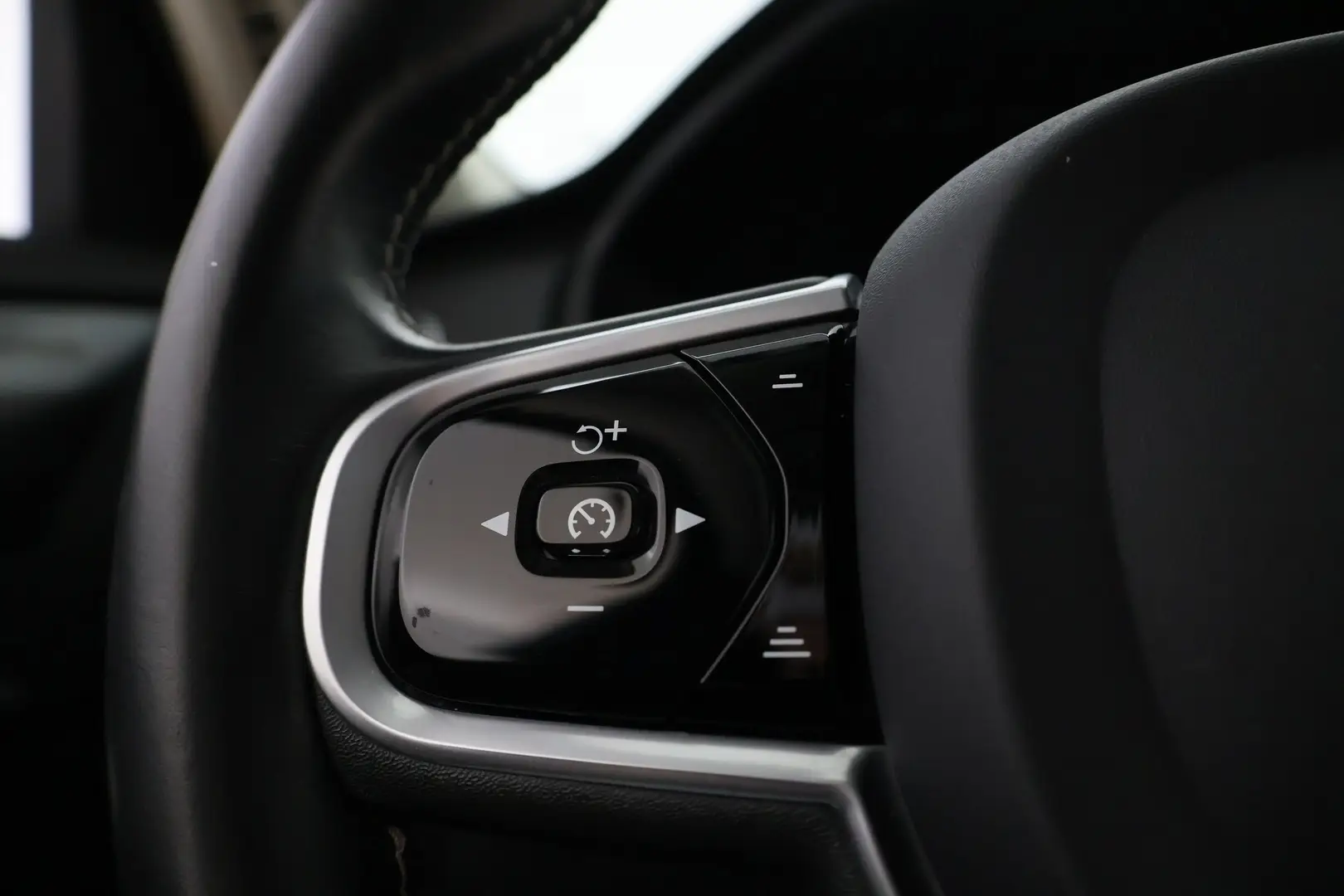 Car Image - 6vZP5YdUO0RCTTpxkBiDm5