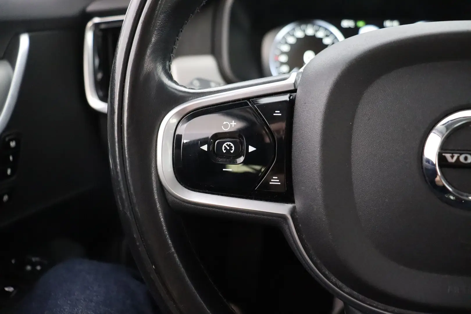 Car Image - 0JA1pmoMp7n2F8bnrVI3S