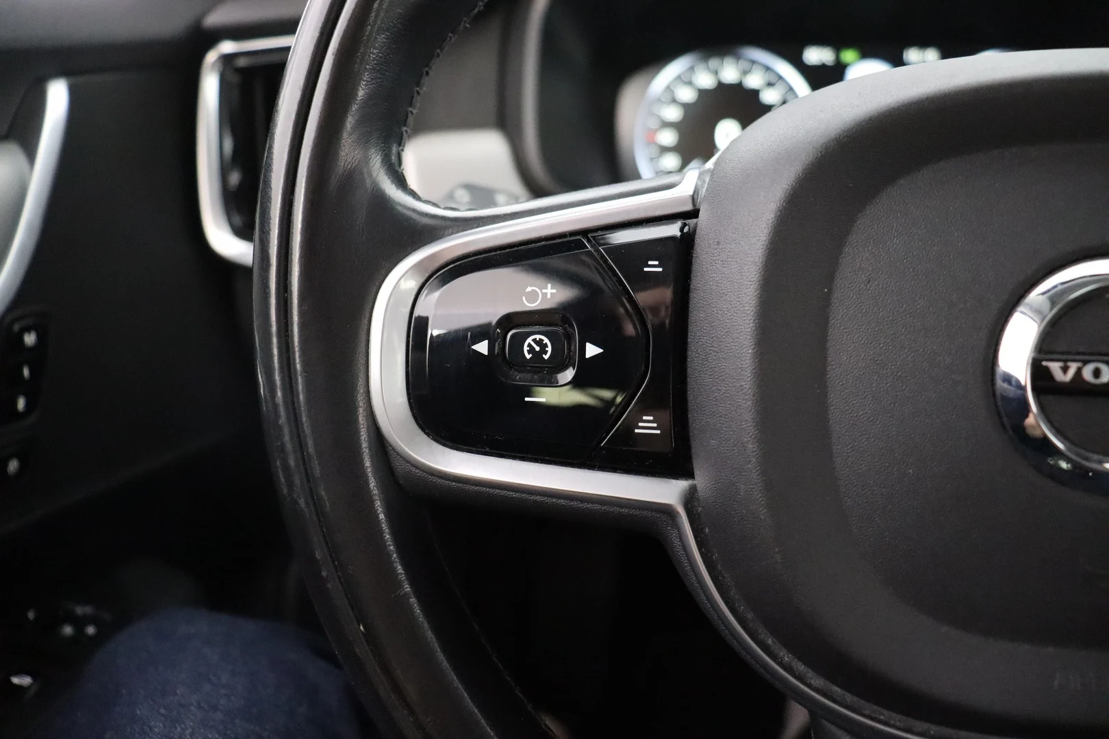 Car Image - 0JA1pmoMp7n2F8bnrVI3S