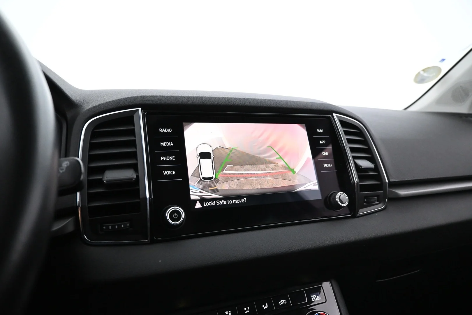 Car Image - 27ApwB9vBT6s1x1Sry2OyV