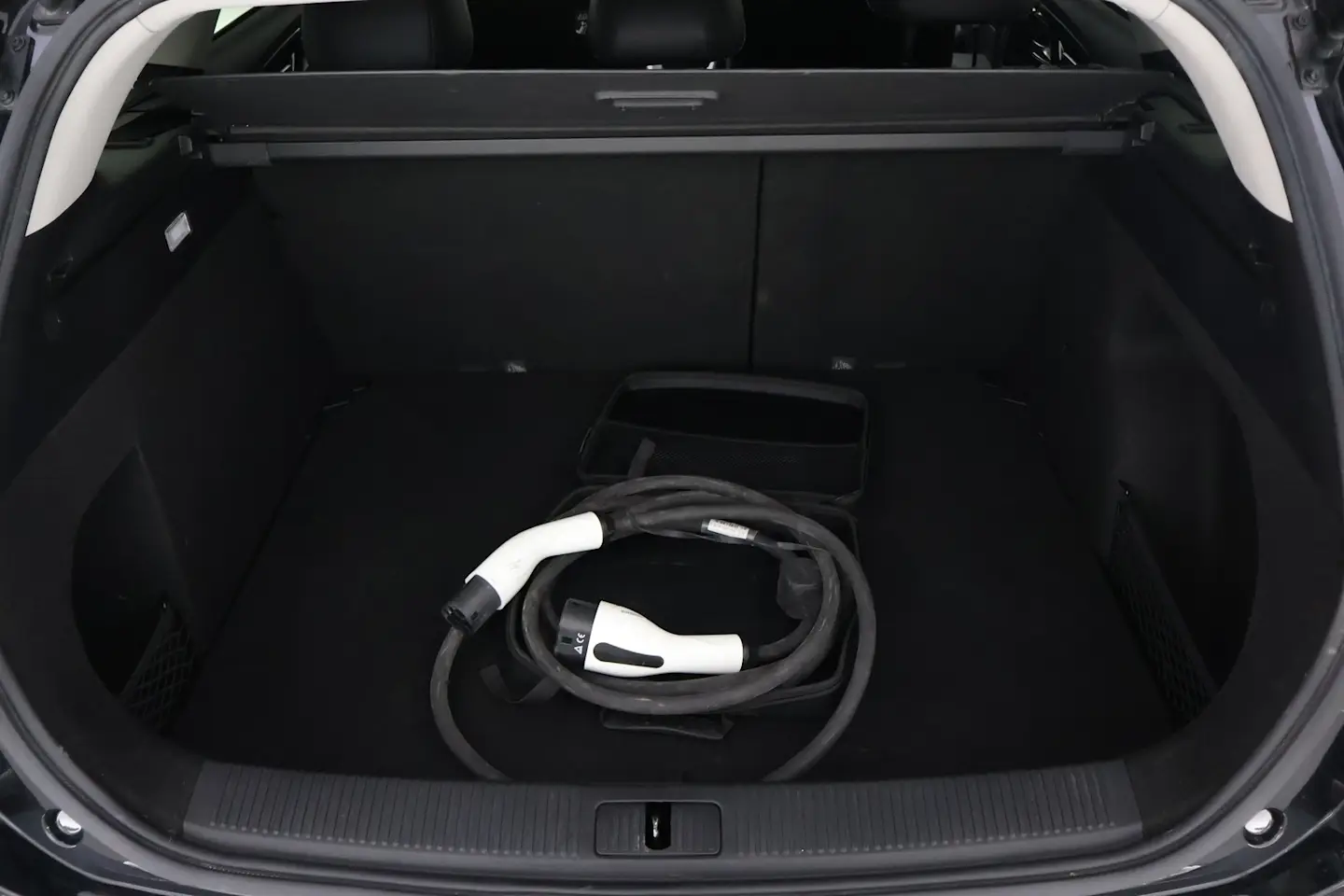 Car Image - 20c20iqXXOuIPNj3Hm6y1Q