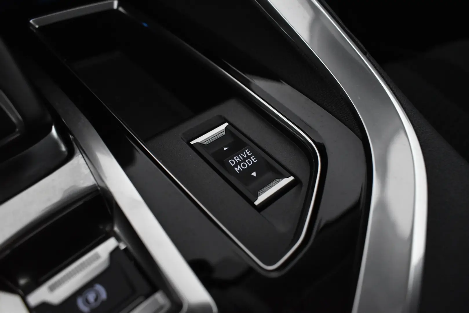 Car Image - 15rTdVIUWDPN3qFciWtYXb