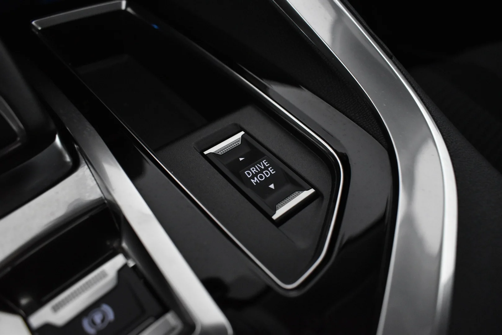Car Image - 15rTdVIUWDPN3qFciWtYXb