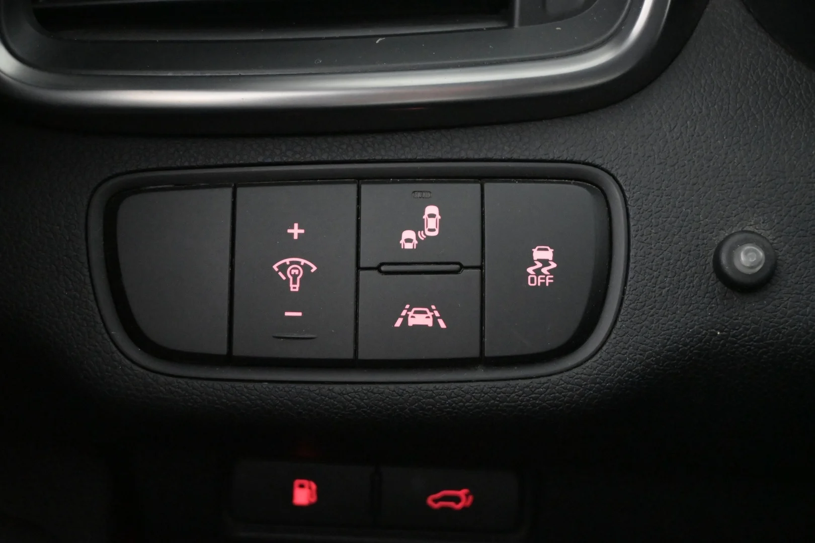 Car Image - 1J4WAiJMBYRmWknlWVXm0p