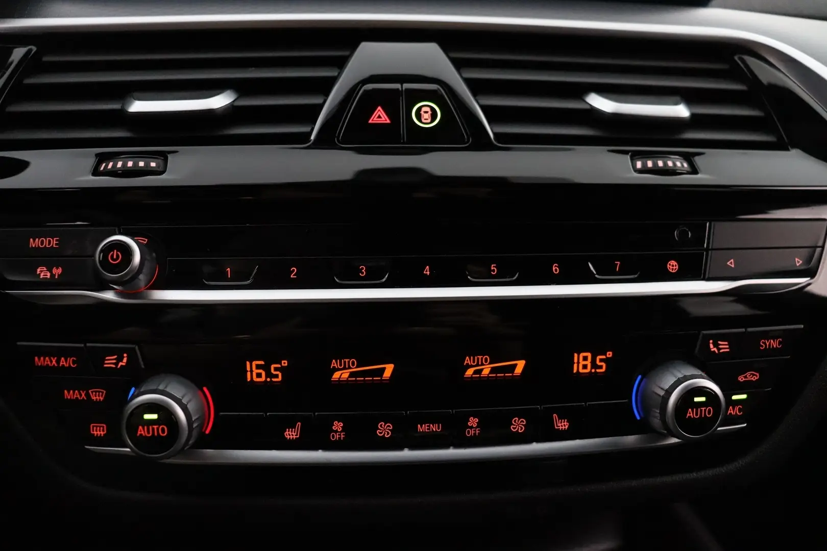 Car Image - 7zxEtDskqD943uJNkWfXQJ