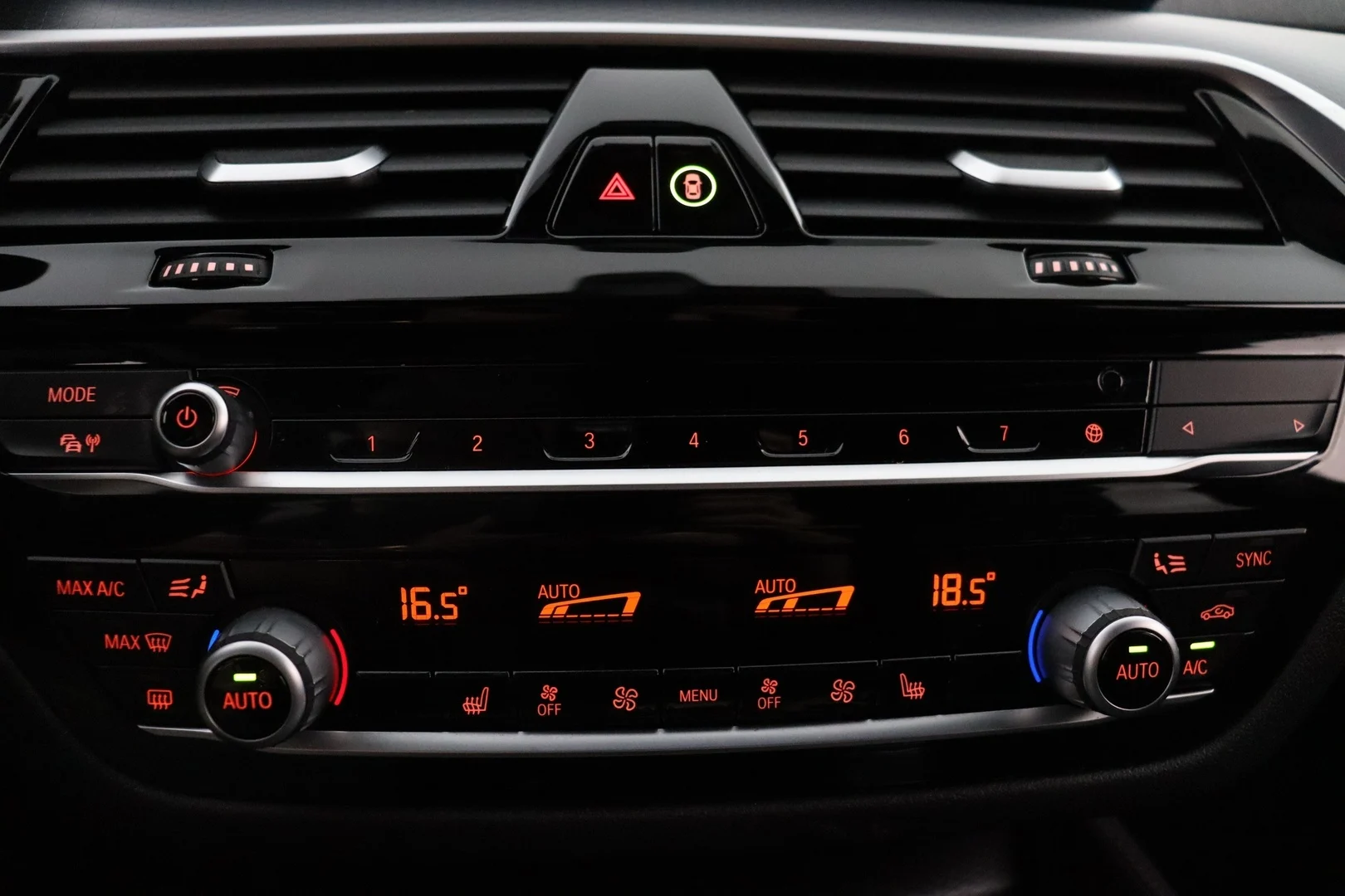 Car Image - 7zxEtDskqD943uJNkWfXQJ