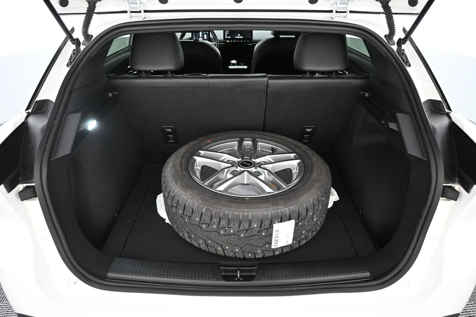 Car Image - 1jL6xnkwsWycDF3y6NuO16