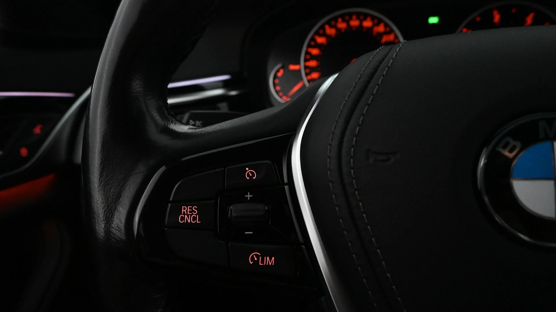 Car Image - Op7iOy6ZVh02SRdILP92E
