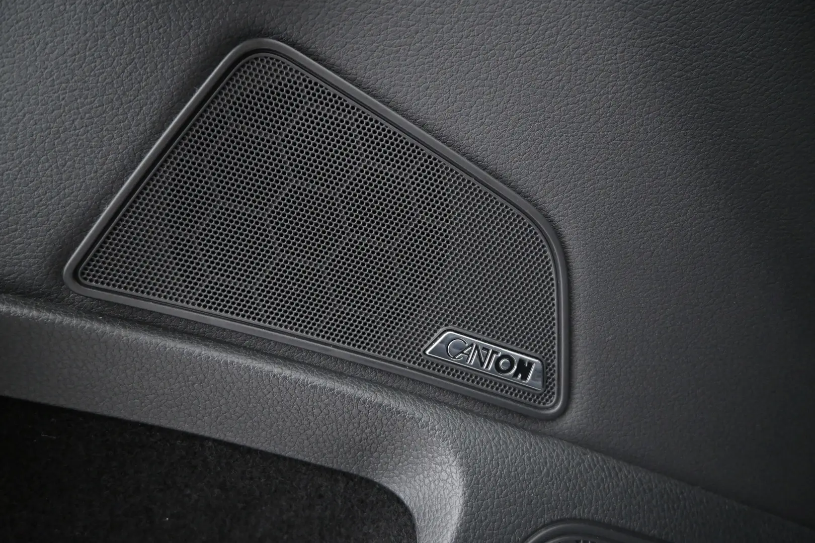 Car Image - 10NYLuMF3T2dVnSkDqeNfB