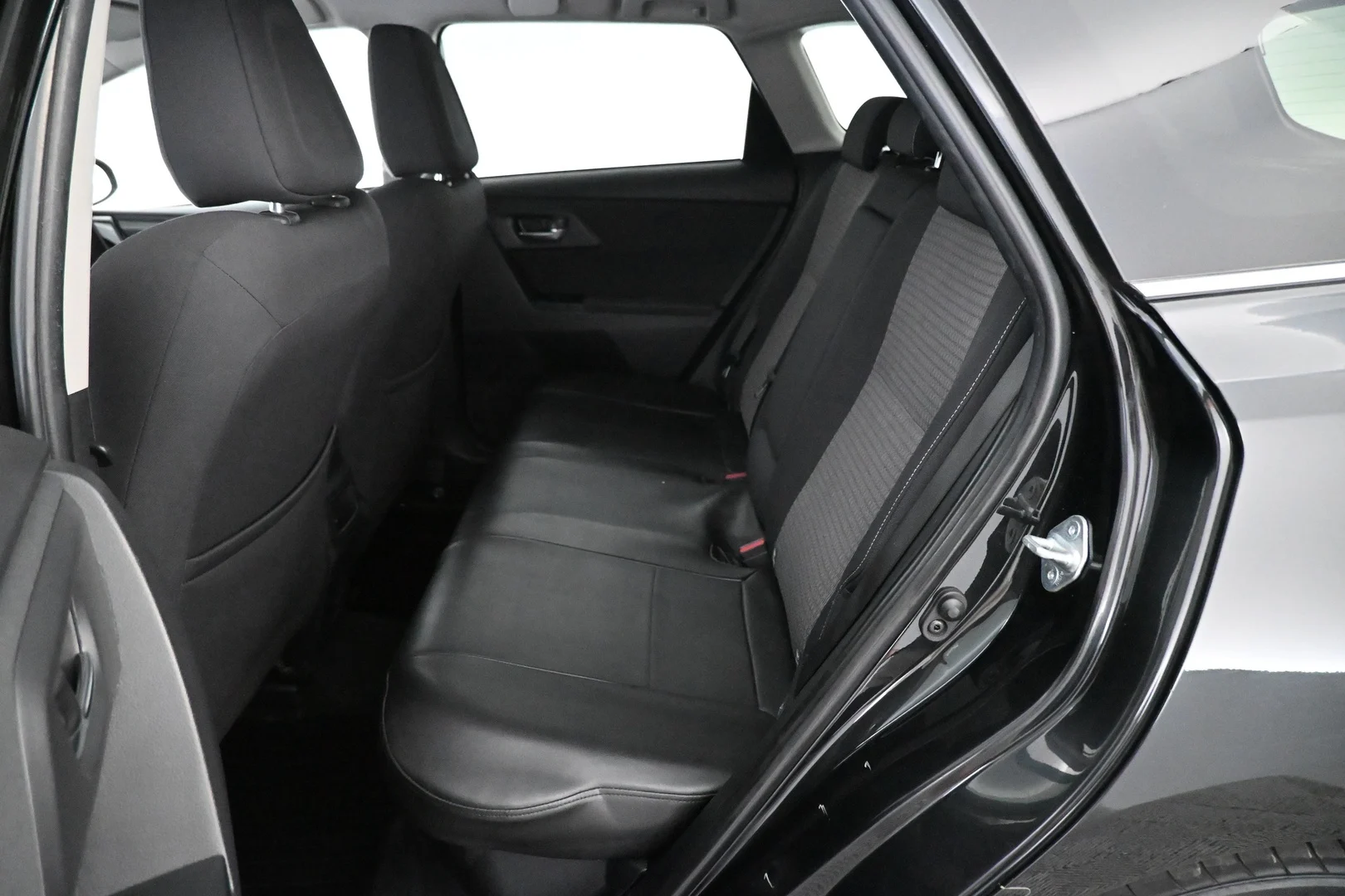 Car Image - 3cq6ZpxvJrBm2mXXrcDmdI