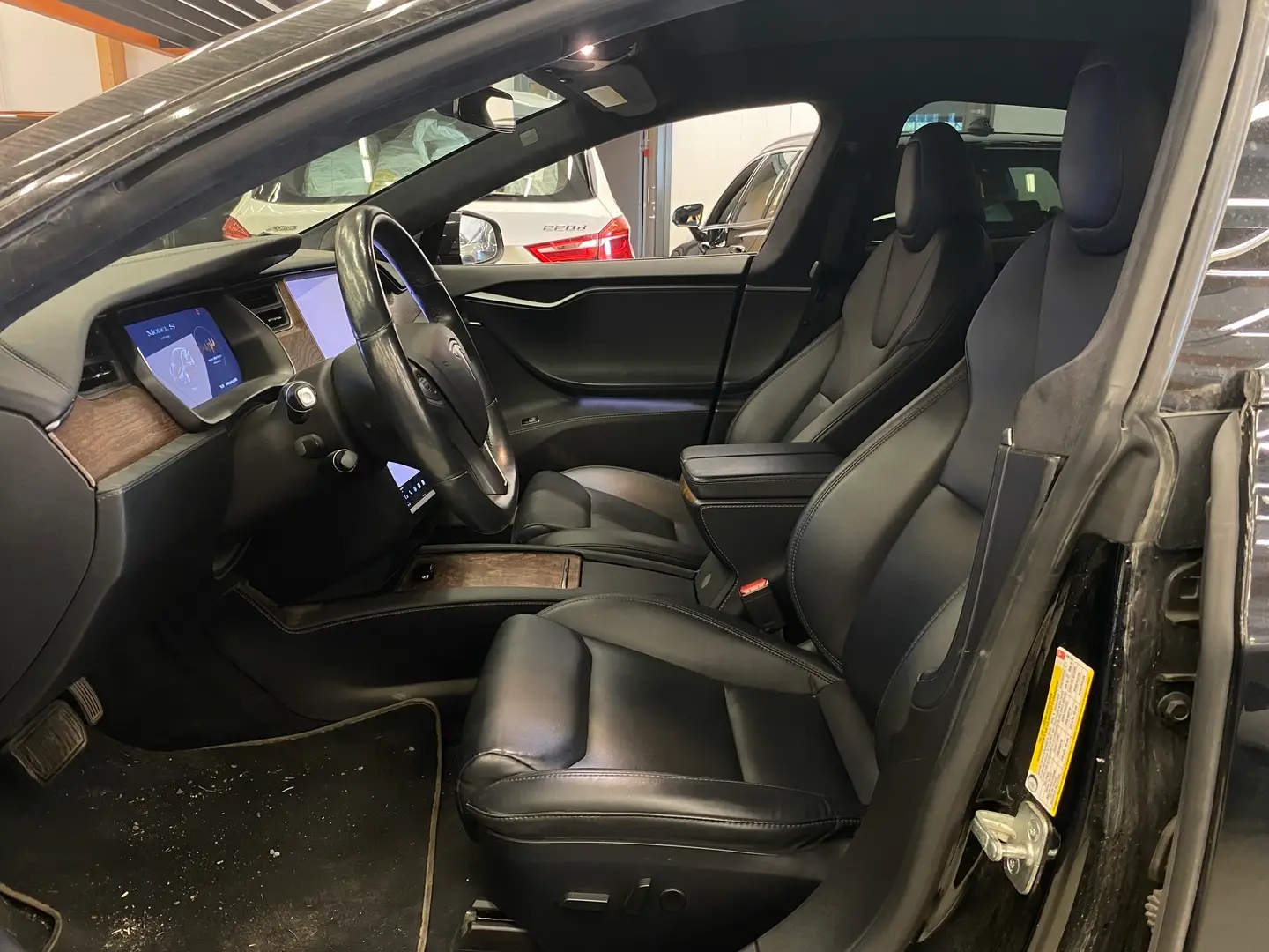 Car Image - 5LjNWqnC8HcoyzKTKqEe6X