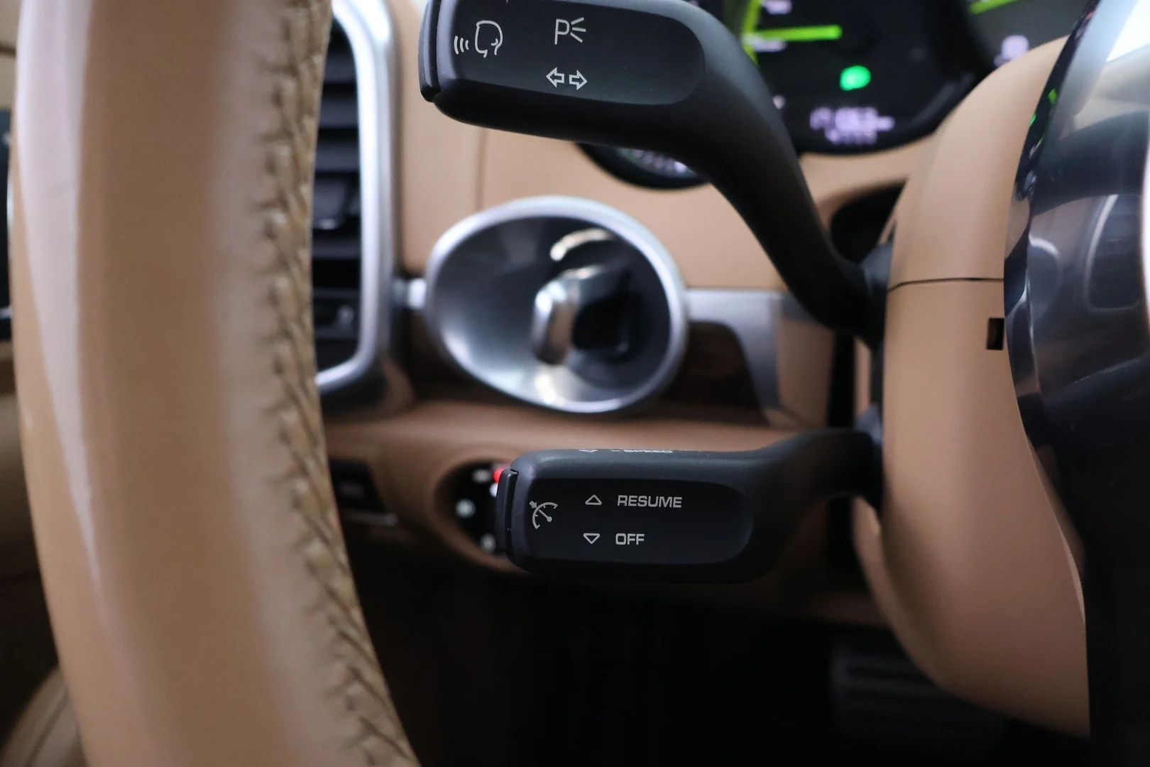 Car Image - 7lLFnzyKG2d8if203TnTPY