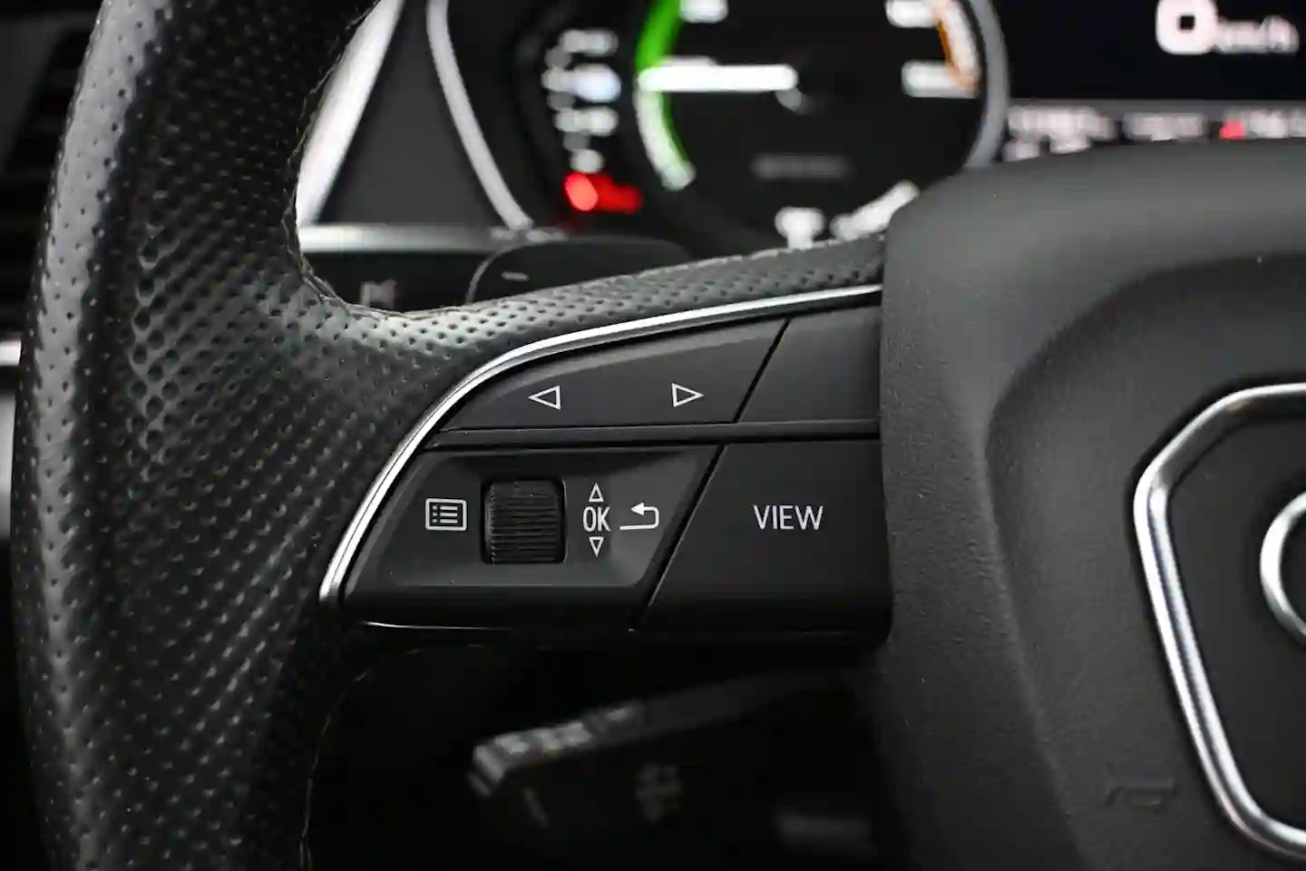 Car Image - 27QmQ9zfGBD6VHxK5mPBhl