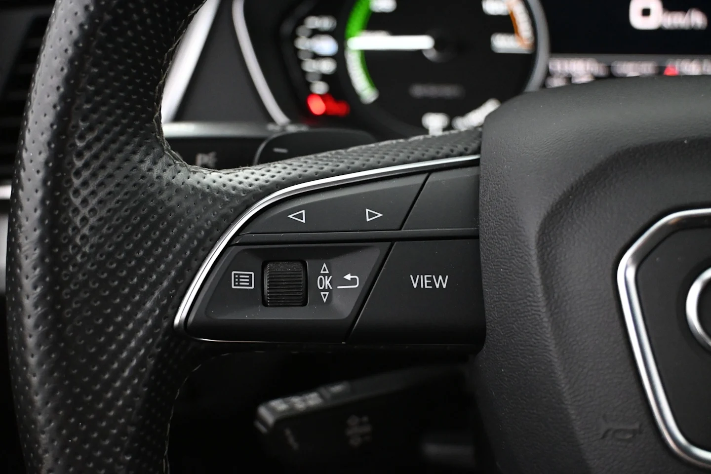 Car Image - 27QmQ9zfGBD6VHxK5mPBhl