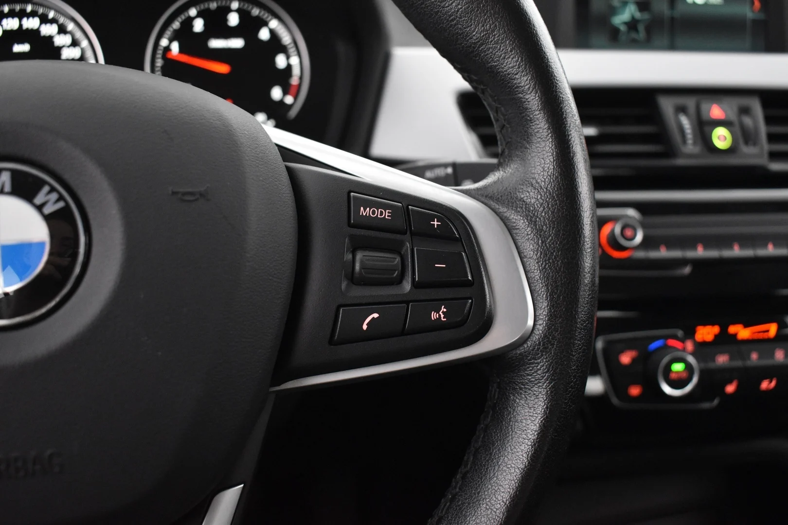 Car Image - 3HPeL0j7Lu4GxD6SfaCUFb