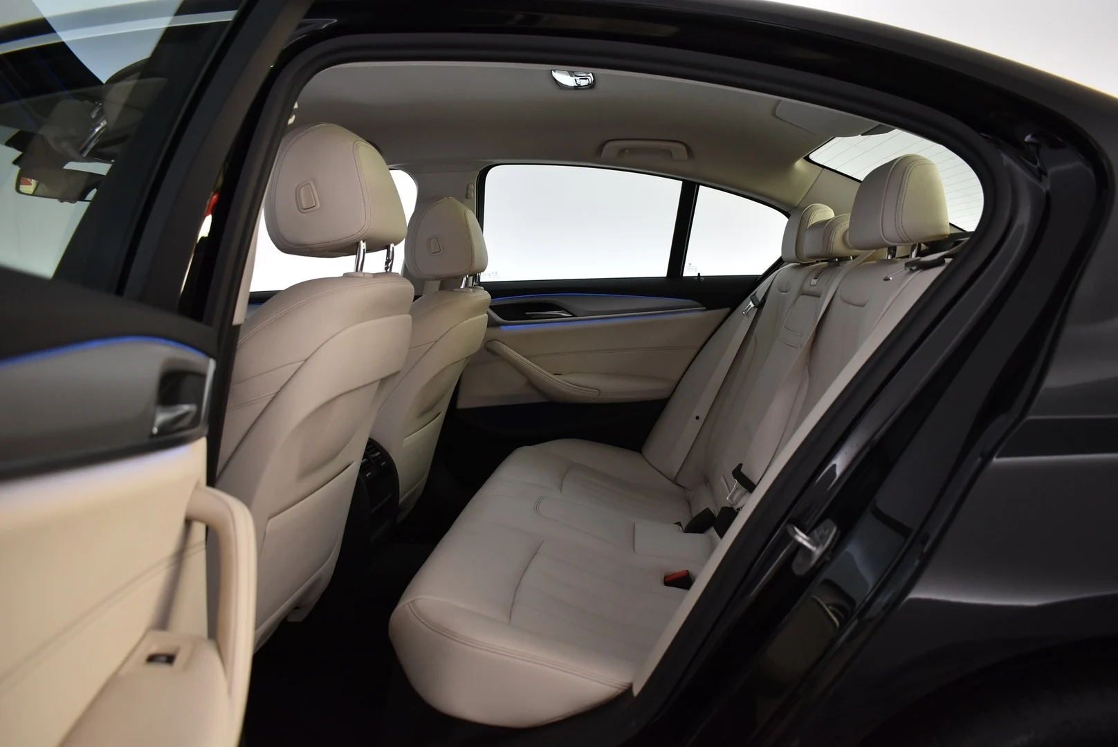 Car Image - 6EUWpFVXraAut0IW34qDzS