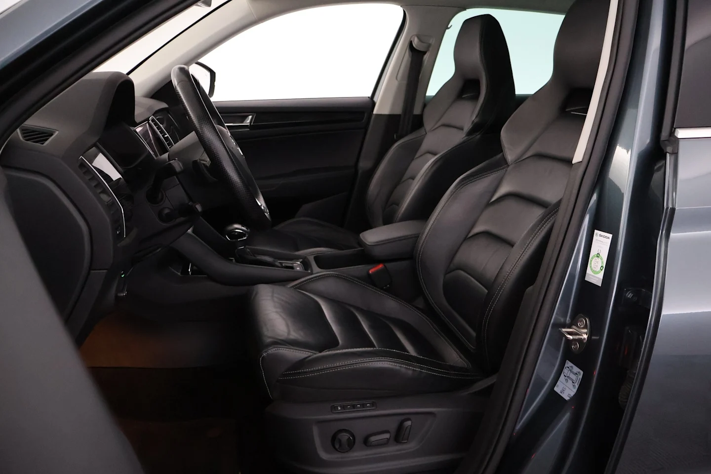 Car Image - 5W27lvXRXjQACUJ2dayCZp