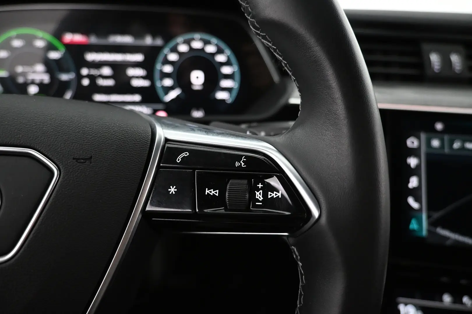 Car Image - HjPSb1CRE2NGx3o5aufVS
