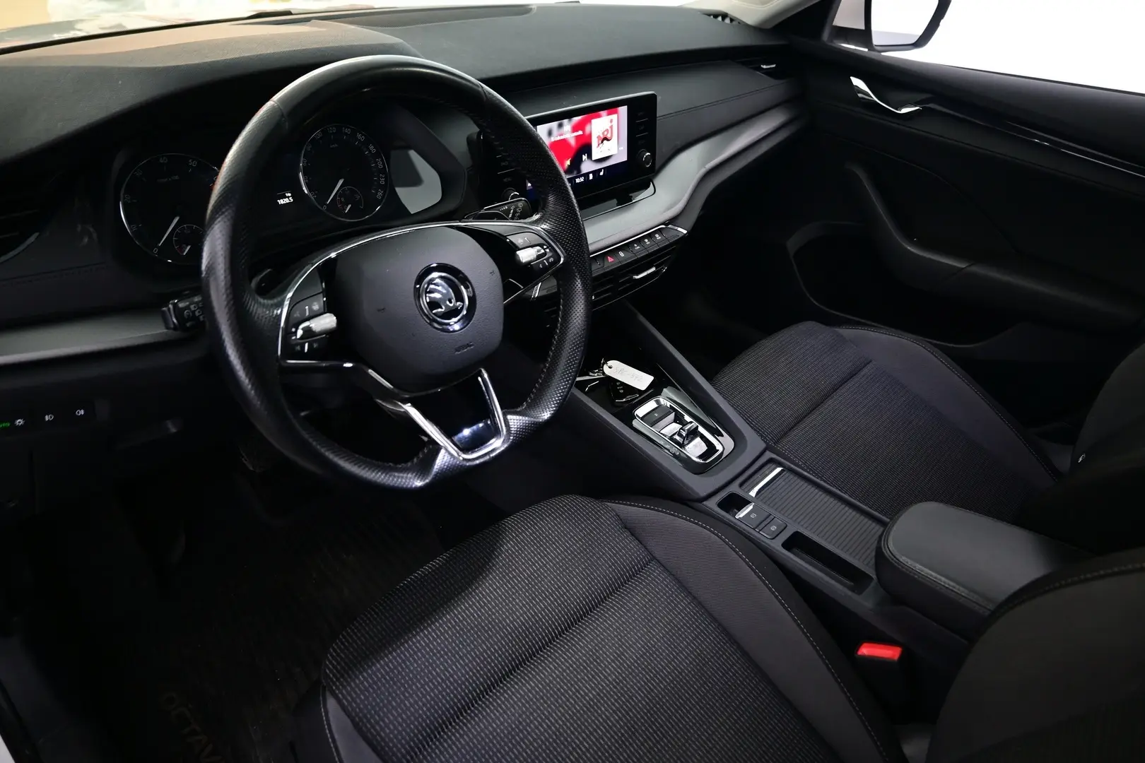 Car Image - 7vQz9JIPg7qSTng034e0Ru