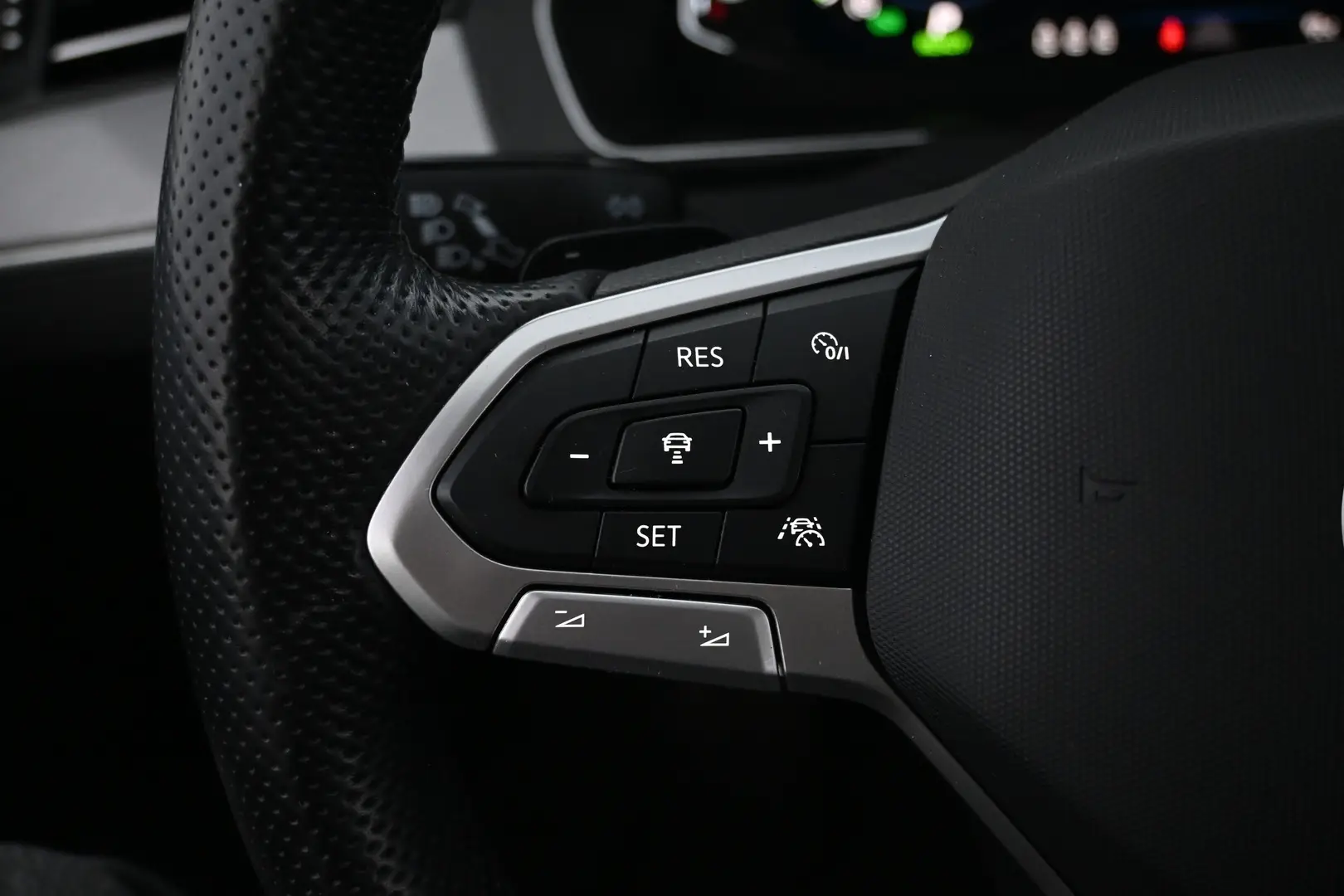 Car Image - 4hFCgmGpJ2AMhU88ymQ69w