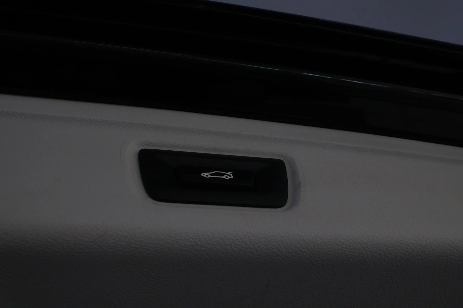 Car Image - 4Gi1Dn3WXVj999S82SIZnf