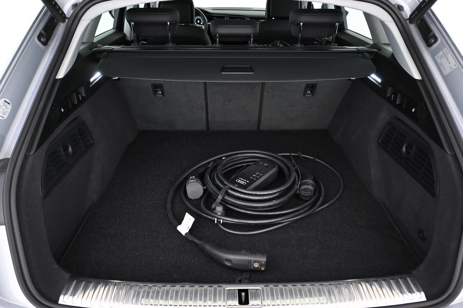 Car Image - 78Otkw3tBMWsyFS2IggW6W