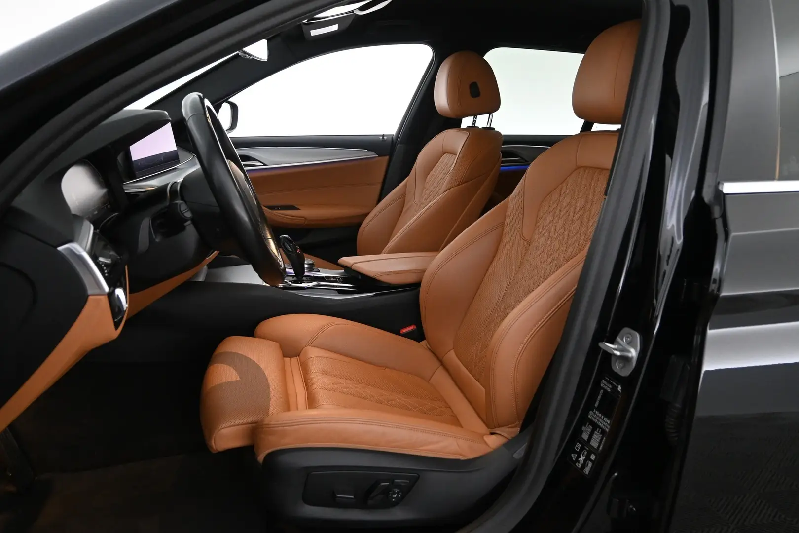 Car Image - 4FXZ93JsNoqcDRYtu2McAC