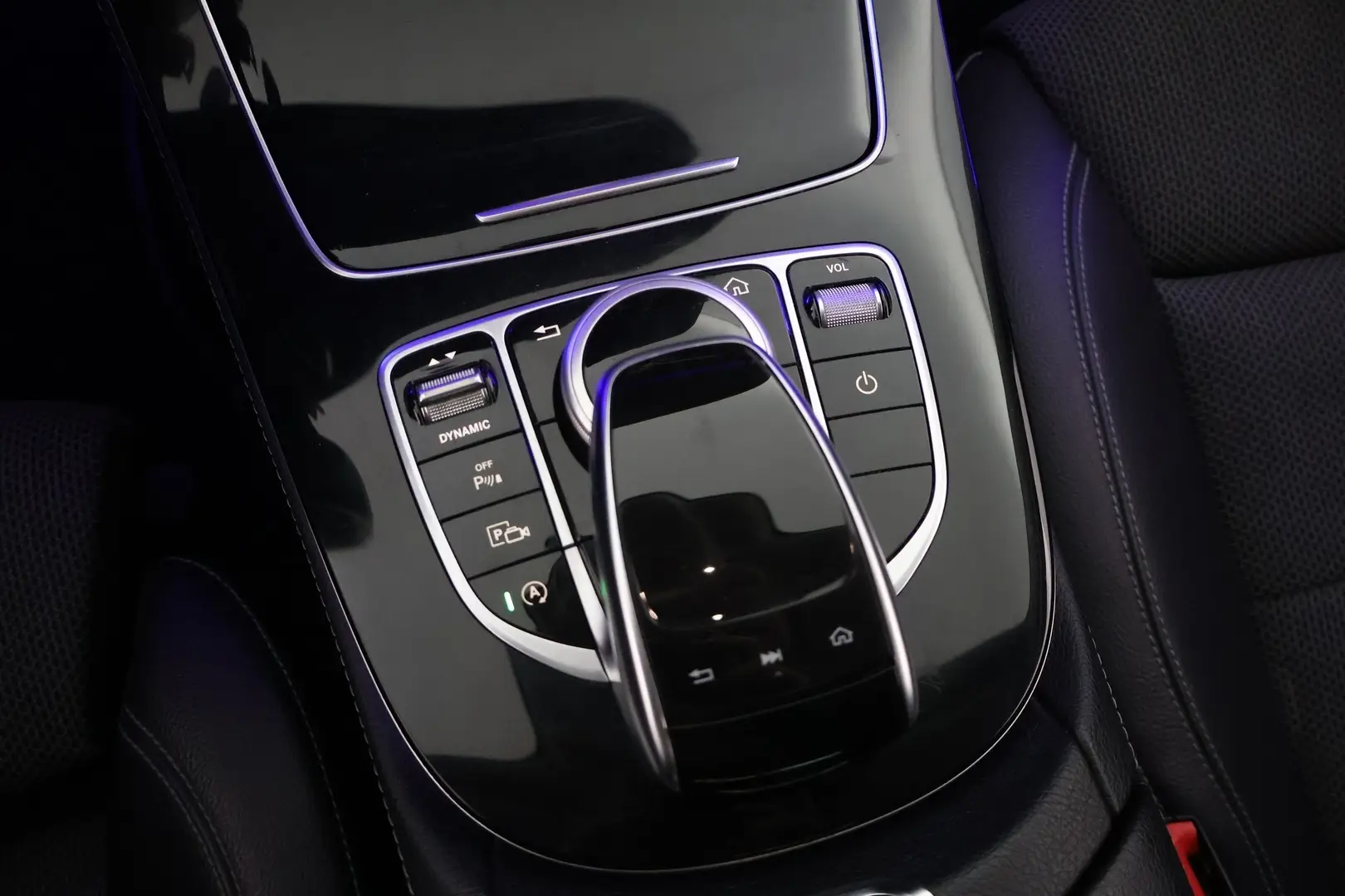 Car Image - Lrtfdro64OjXvkhplnaWo