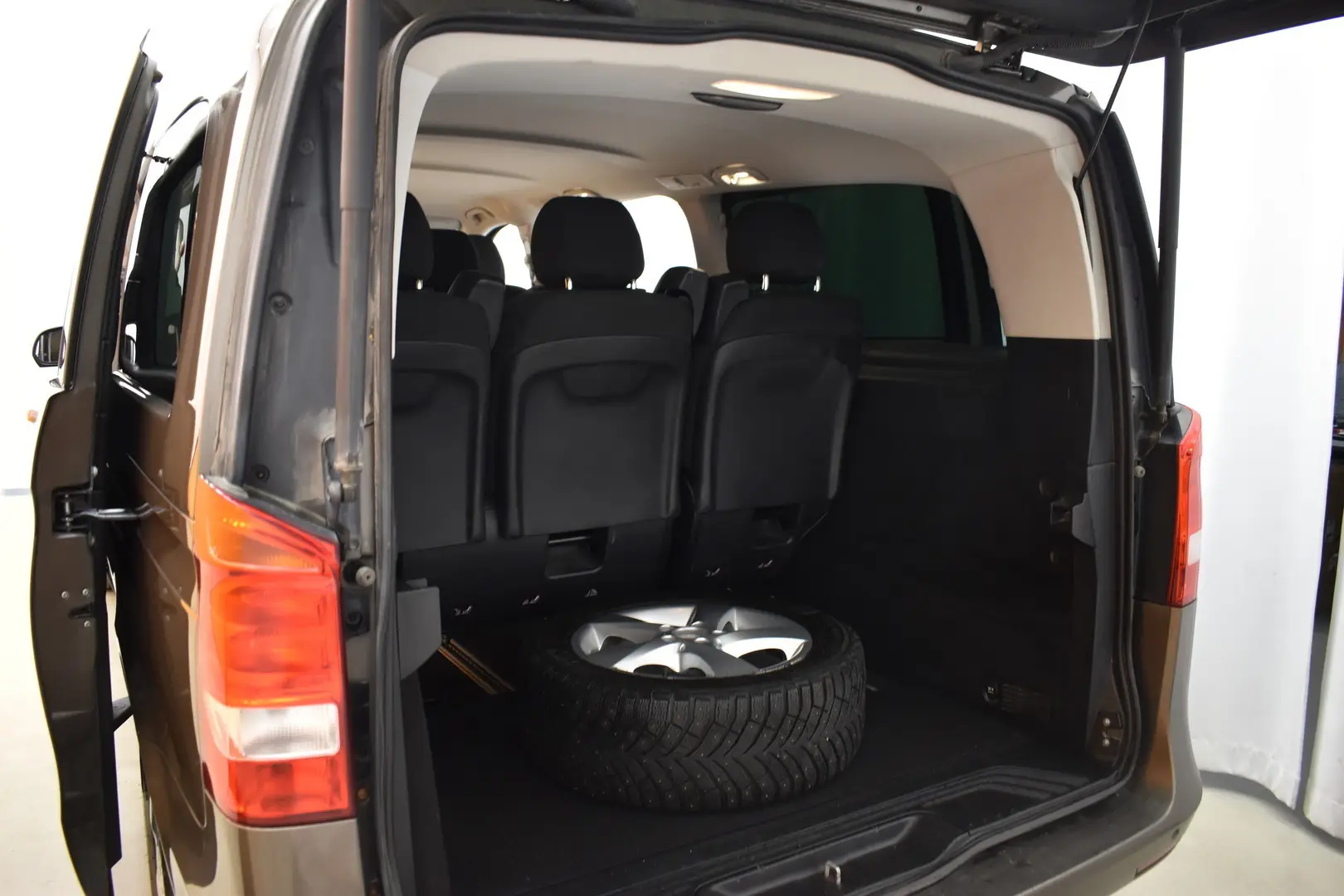 Car Image - 7ajoYLlsLtB4FRJjb9Vmpa